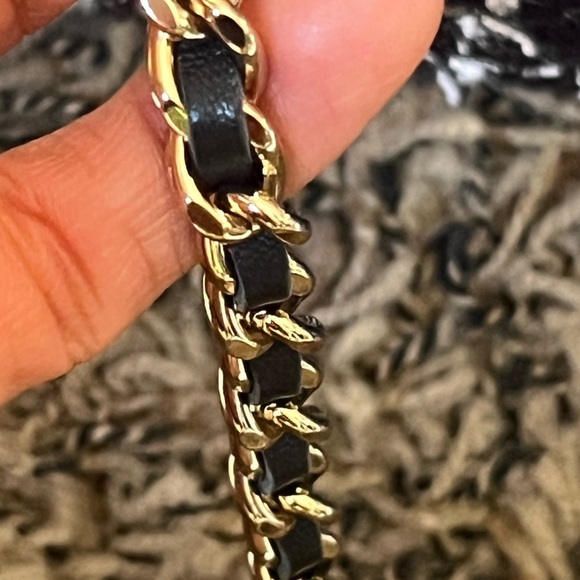 NOT AVAILABLE Brand New!! EXTREMELY RARE Chanel Tweed And Sequin Vanity - Picture 11 of 12